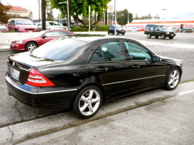 2004 Mercedes-Benz C-Class 2500/sle