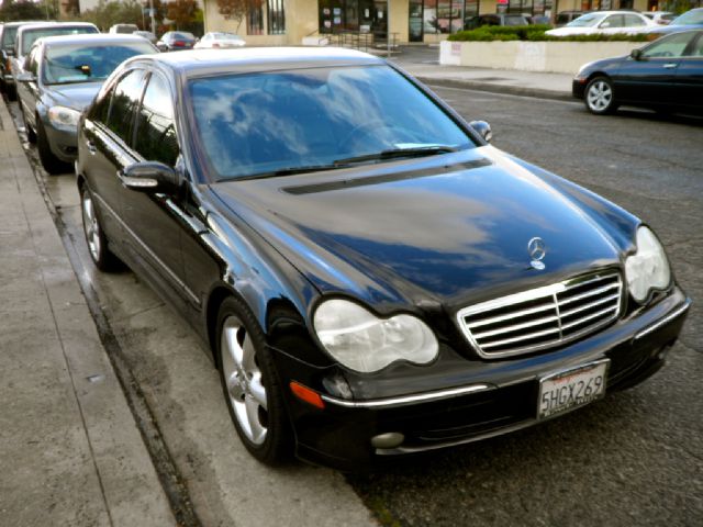 2004 Mercedes-Benz C-Class 2500/sle