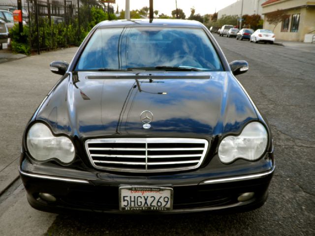 2004 Mercedes-Benz C-Class 2500/sle