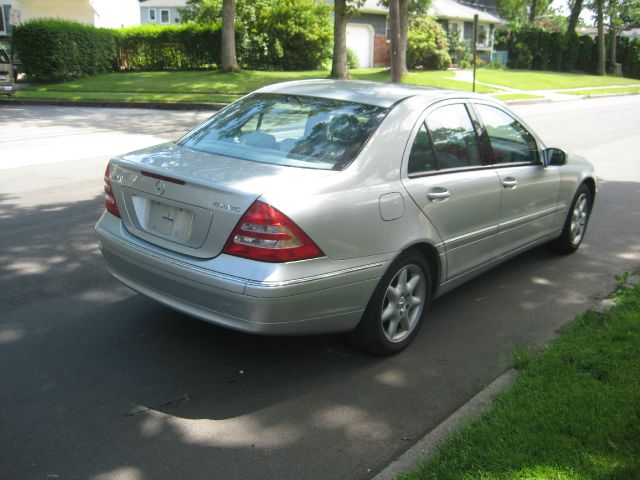 2004 Mercedes-Benz C-Class E-350 Super Duty 158 WB DRW