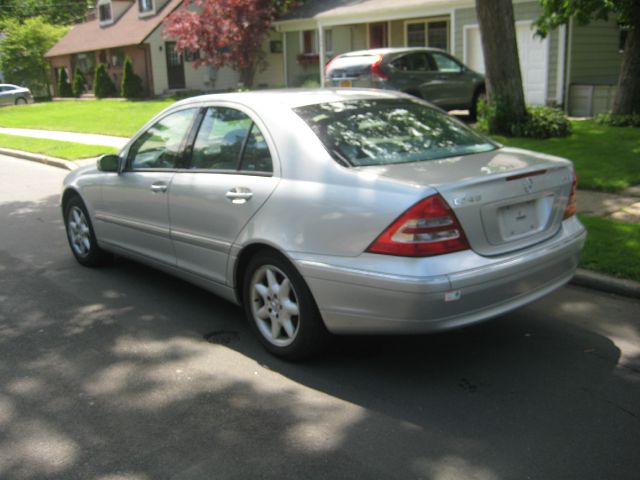 2004 Mercedes-Benz C-Class E-350 Super Duty 158 WB DRW