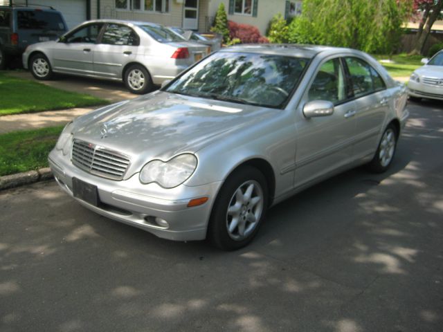 2004 Mercedes-Benz C-Class E-350 Super Duty 158 WB DRW