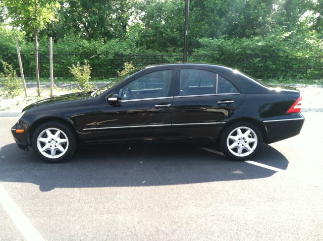 2004 Mercedes-Benz C-Class E-350 Super Duty 158 WB DRW