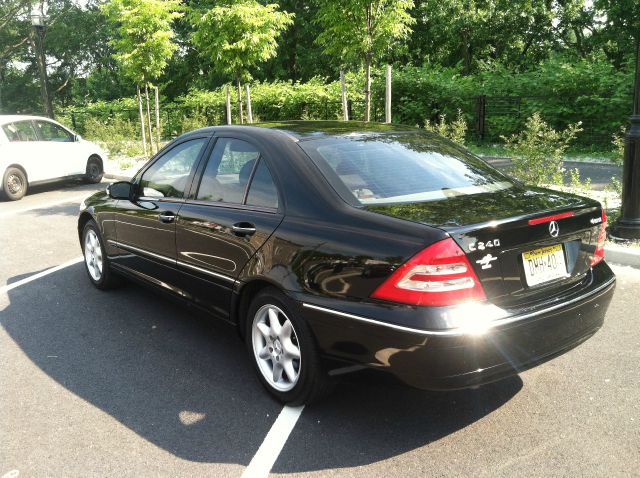 2004 Mercedes-Benz C-Class E-350 Super Duty 158 WB DRW