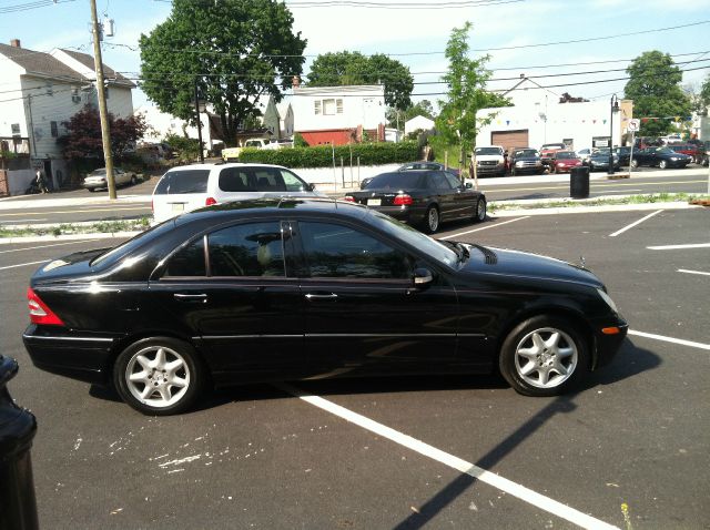 2004 Mercedes-Benz C-Class E-350 Super Duty 158 WB DRW