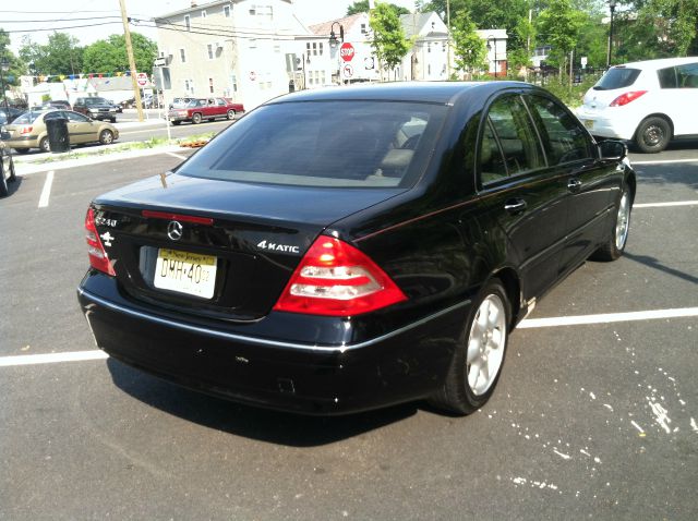 2004 Mercedes-Benz C-Class E-350 Super Duty 158 WB DRW