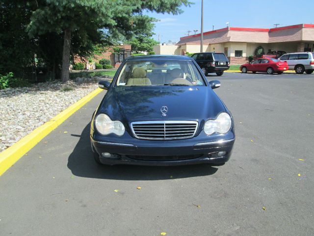 2004 Mercedes-Benz C-Class E-350 Super Duty 158 WB DRW