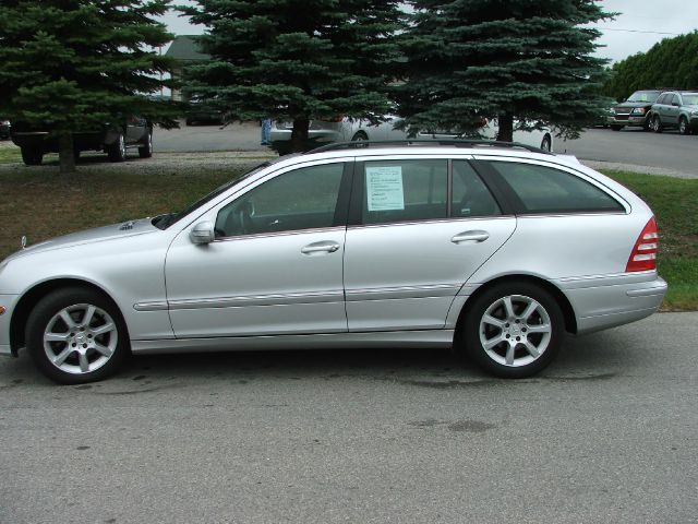 2005 Mercedes-Benz C-Class 3.2 TL - Extra Sharp