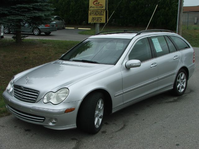 2005 Mercedes-Benz C-Class 3.2 TL - Extra Sharp