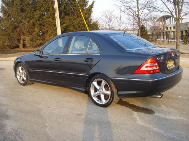 2005 Mercedes-Benz C-Class 5DR 4WD CREW CA