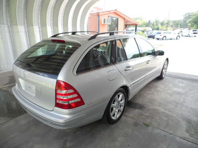 2005 Mercedes-Benz C-Class 3.2 TL - Extra Sharp