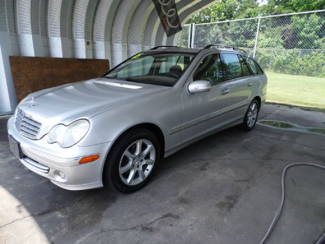 2005 Mercedes-Benz C-Class 3.2 TL - Extra Sharp