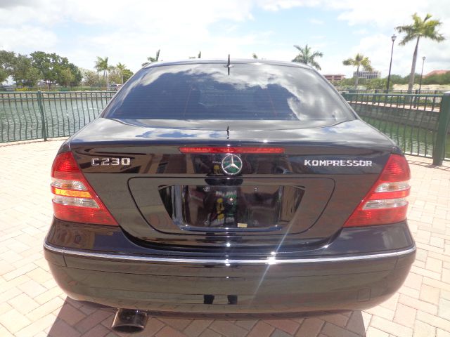 2005 Mercedes-Benz C-Class 5DR 4WD CREW CA