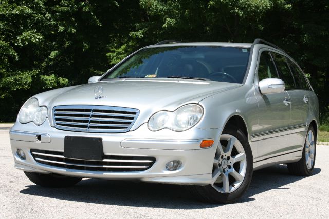 2005 Mercedes-Benz C-Class 3.2 TL - Extra Sharp