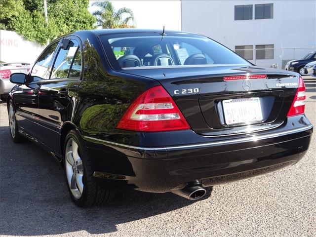 2005 Mercedes-Benz C-Class 4dr Sedan SE