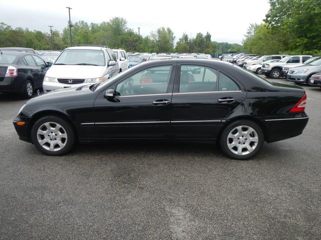 2005 Mercedes-Benz C-Class 3.2 TL - Extra Sharp