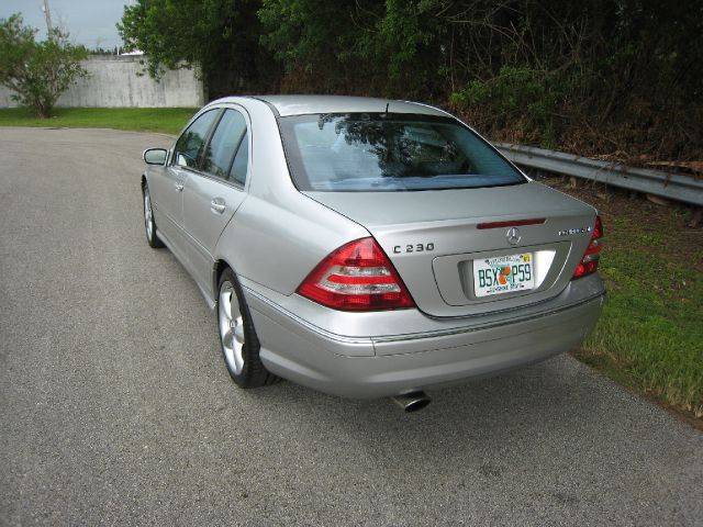 2005 Mercedes-Benz C-Class 5DR 4WD CREW CA