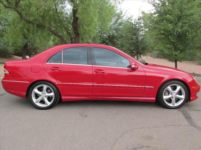 2005 Mercedes-Benz C-Class 4dr Sedan SE