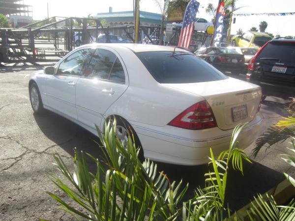 2006 Mercedes-Benz C-Class Unknown