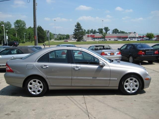 2006 Mercedes-Benz C-Class 2500/sle