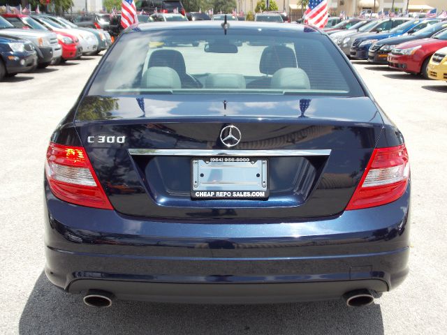 2008 Mercedes-Benz C-Class 2WD Crew Cab 143.5 LTZ