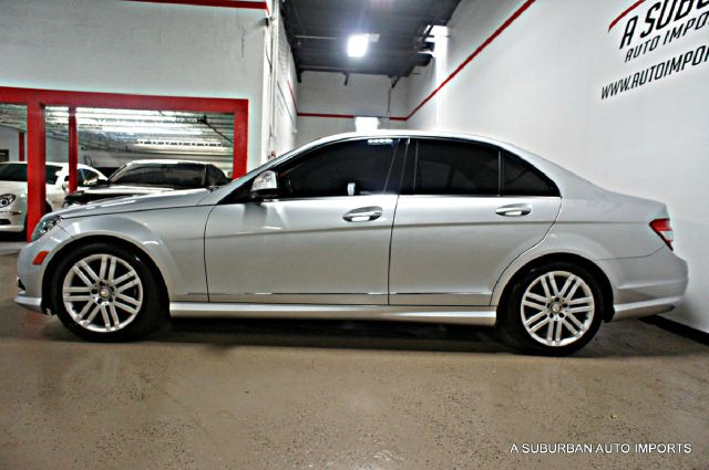 2008 Mercedes-Benz C-Class 2lt,awd,7 PASS