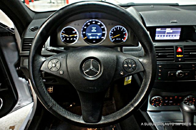 2008 Mercedes-Benz C-Class 2lt,awd,7 PASS