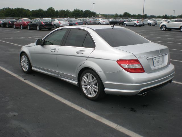 2009 Mercedes-Benz C-Class 2WD Crew Cab 143.5 LTZ