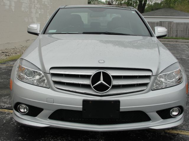 2009 Mercedes-Benz C-Class L.T. 4-w.d. 5.3L