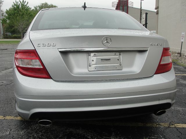 2009 Mercedes-Benz C-Class L.T. 4-w.d. 5.3L