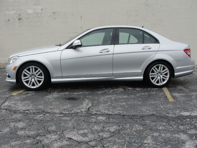 2009 Mercedes-Benz C-Class L.T. 4-w.d. 5.3L