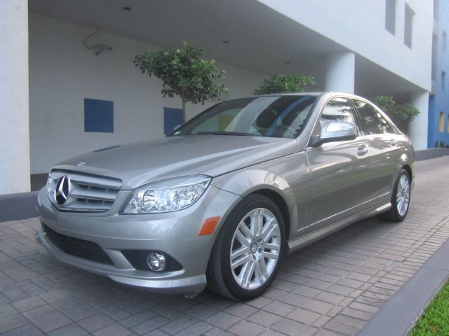 2009 Mercedes-Benz C-Class 2WD Crew Cab 143.5 LTZ