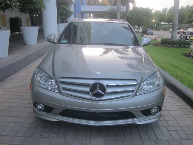 2009 Mercedes-Benz C-Class 2WD Crew Cab 143.5 LTZ