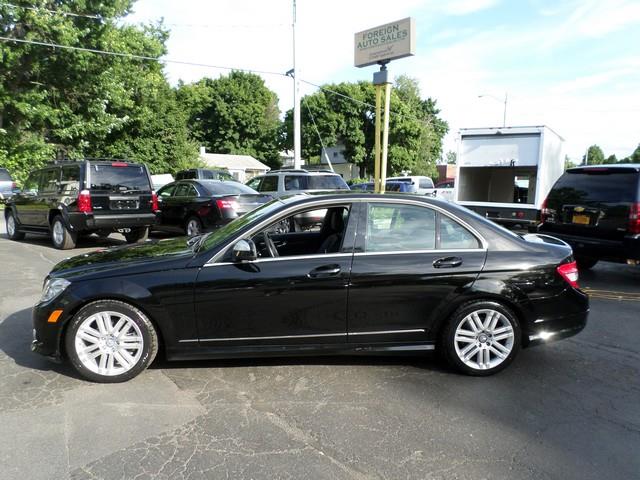 2009 Mercedes-Benz C-Class Tech/rear Entertainment