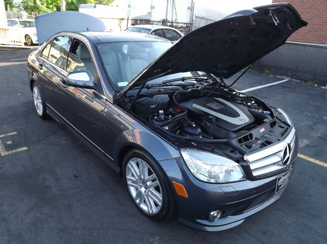 2009 Mercedes-Benz C-Class 1986 Nissan