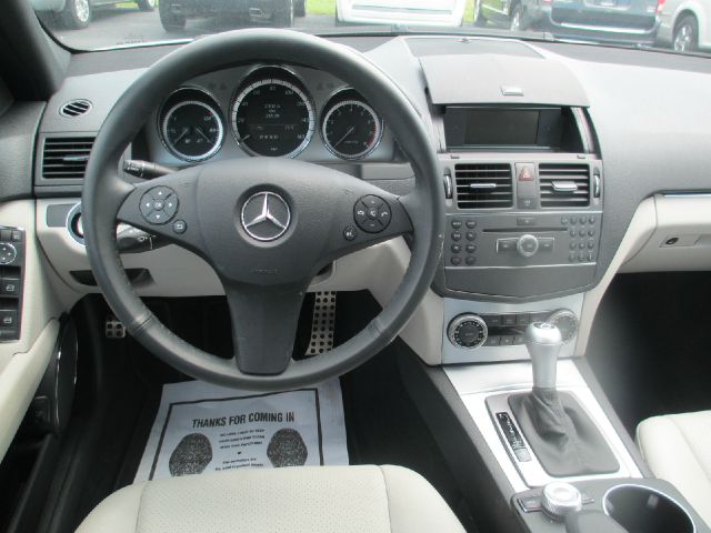 2010 Mercedes-Benz C-Class 2WD Crew Cab 143.5 LTZ