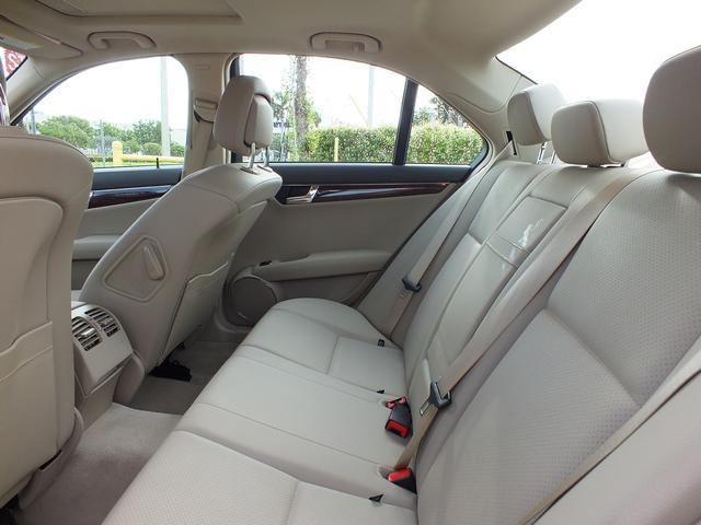 2010 Mercedes-Benz C-Class 4dr Sdn Manual (natl)