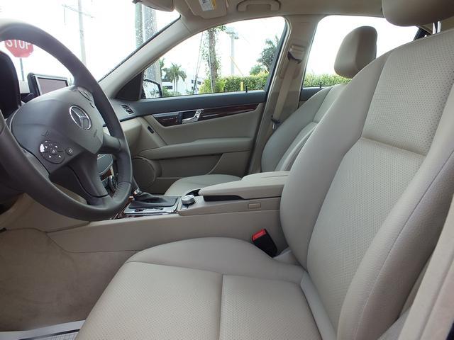 2010 Mercedes-Benz C-Class 4dr Sdn Manual (natl)