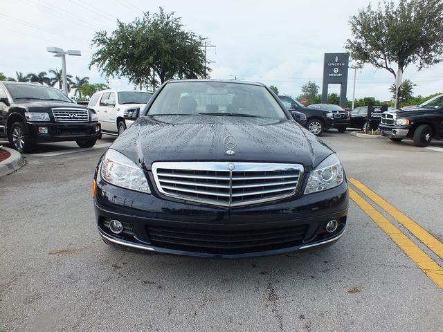 2010 Mercedes-Benz C-Class 4dr Sdn Manual (natl)