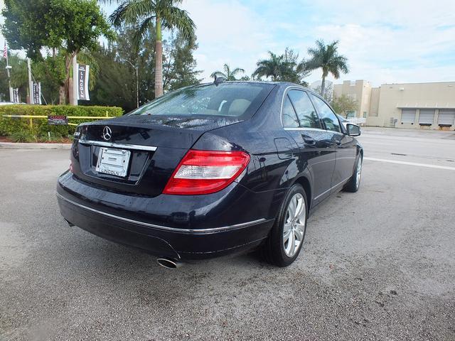 2010 Mercedes-Benz C-Class 4dr Sdn Manual (natl)