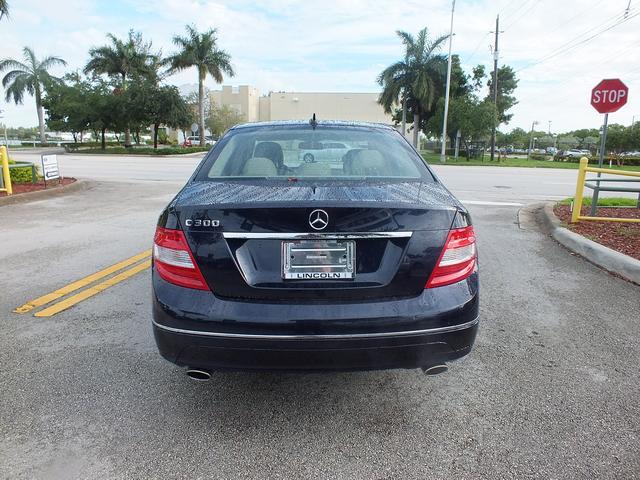 2010 Mercedes-Benz C-Class 4dr Sdn Manual (natl)