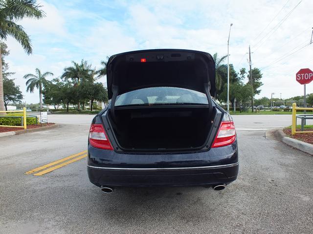 2010 Mercedes-Benz C-Class 4dr Sdn Manual (natl)