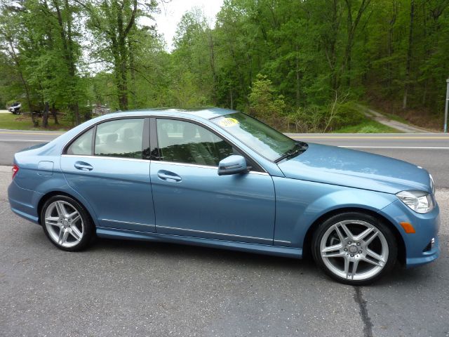 2010 Mercedes-Benz C-Class 2WD Crew Cab 143.5 LTZ