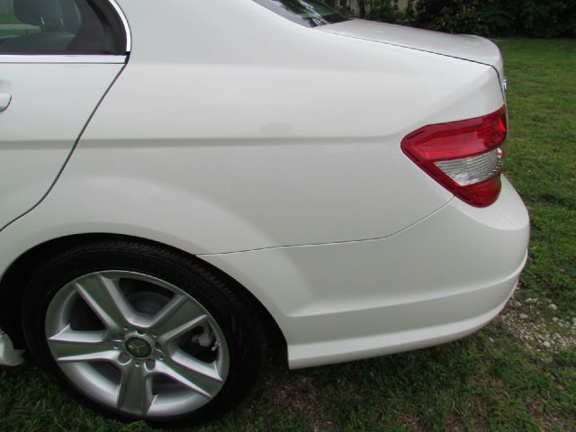 2010 Mercedes-Benz C-Class 2WD Crew Cab 143.5 LTZ