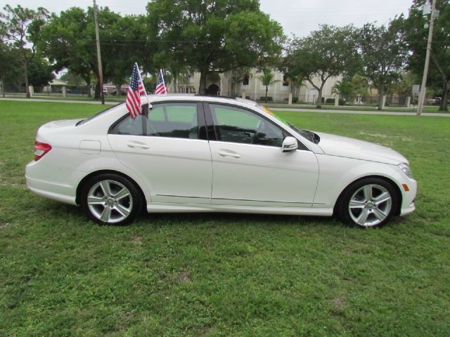 2010 Mercedes-Benz C-Class 2WD Crew Cab 143.5 LTZ