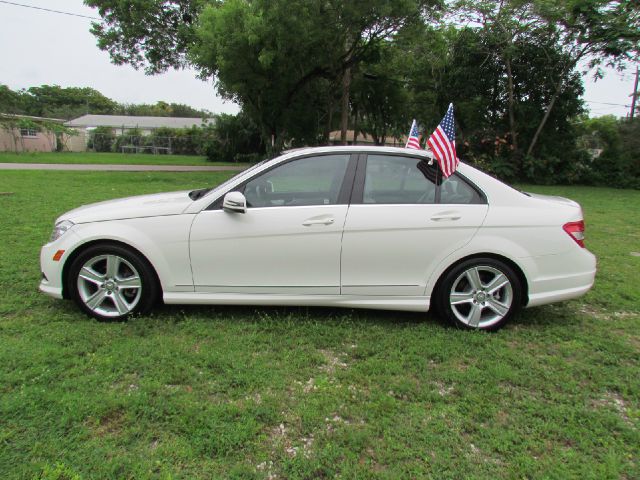 2010 Mercedes-Benz C-Class 2WD Crew Cab 143.5 LTZ