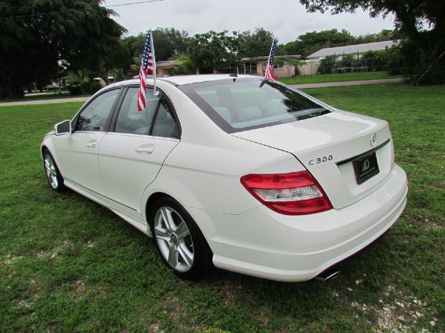 2010 Mercedes-Benz C-Class 2WD Crew Cab 143.5 LTZ