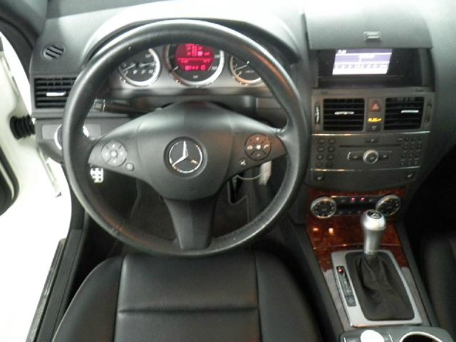 2010 Mercedes-Benz C-Class 2WD Crew Cab 143.5 LTZ