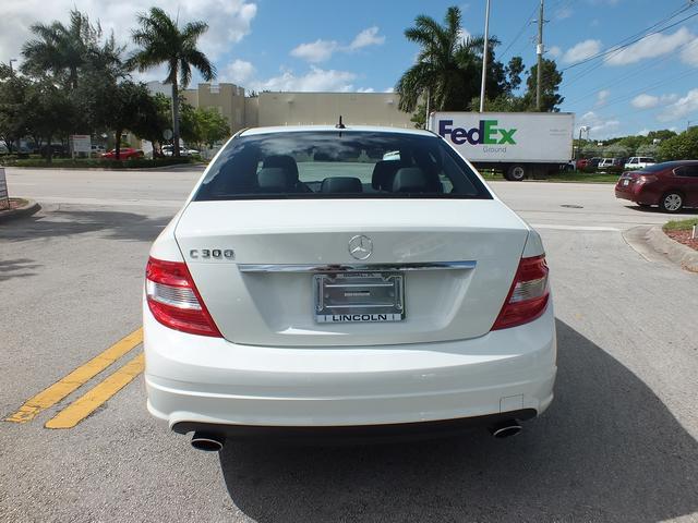 2011 Mercedes-Benz C-Class 4dr Sdn Manual (natl)