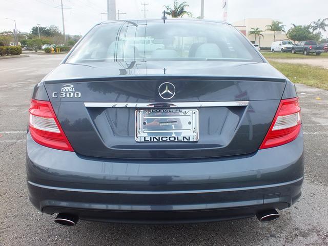 2011 Mercedes-Benz C-Class 4dr Sdn Manual (natl)